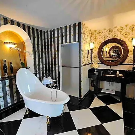 Burg Romantik Otel Gotha